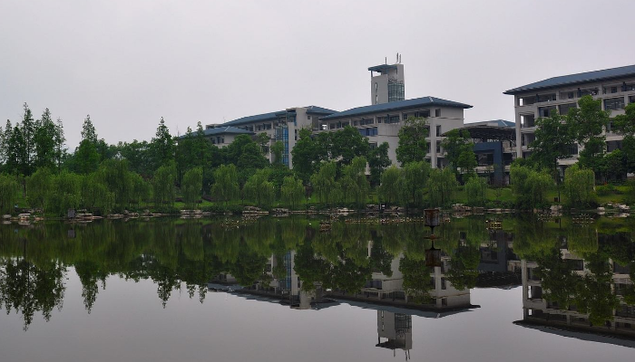 仿清水混凝土